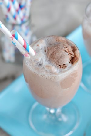 Old Fashioned Egg Cream Float