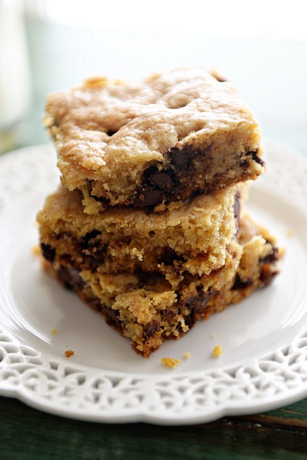 Chocolate Chip Cookie Bars for #ElleAPalooza