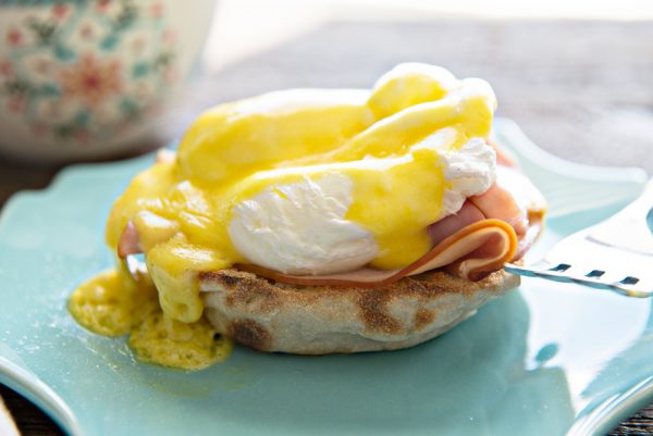 Eggs Benedict with Hollandaise Sauce