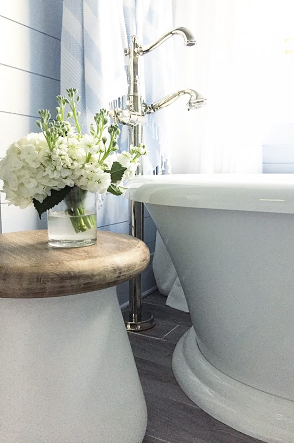 HGTVBathroomFlowers Dine and Dish