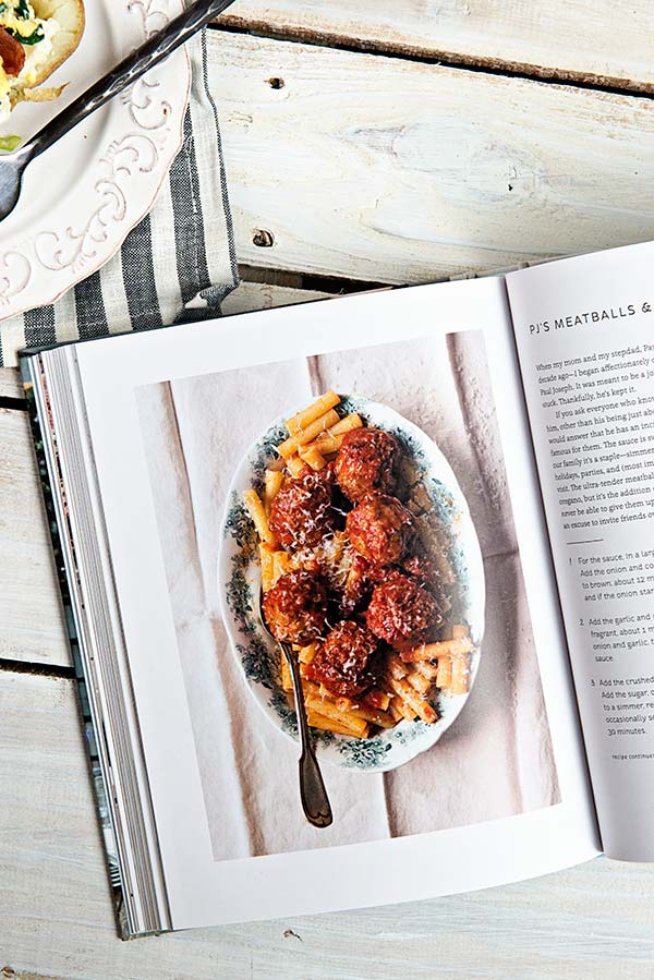 Eating in the Middle a cookbook by Andie Mitchell